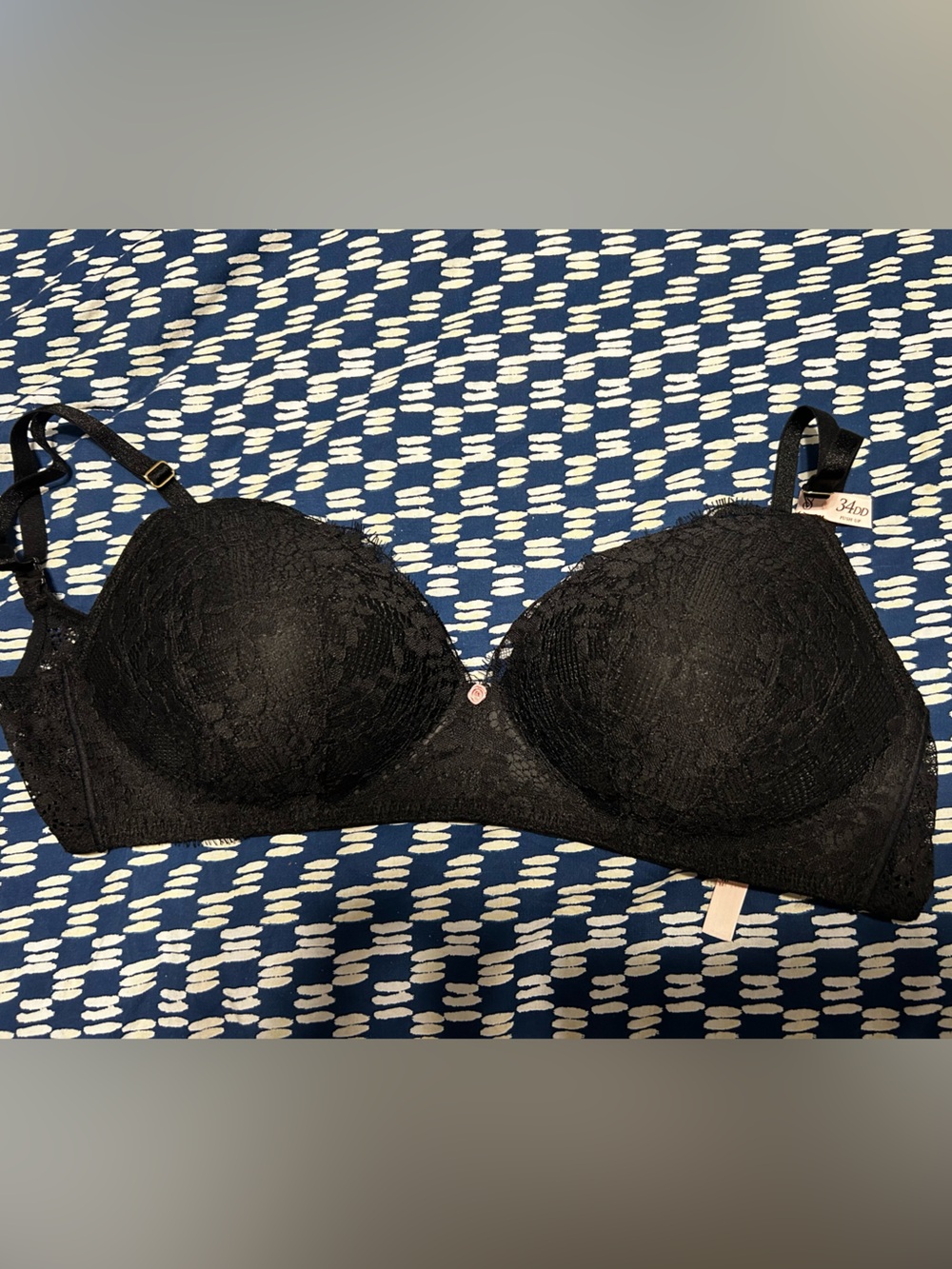 Victoria’s Secret Black Lace Push-up Bra 34DD nwt